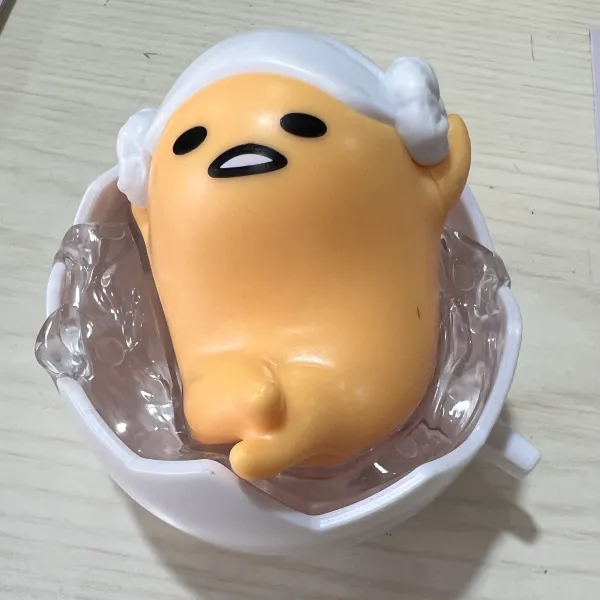 Figura Articulada de Gudetame Sanrio 2021