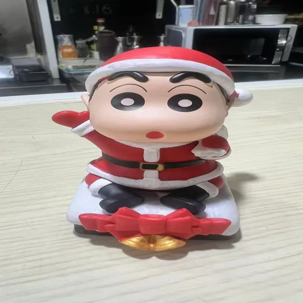 Shin-chan con atuendo navideño